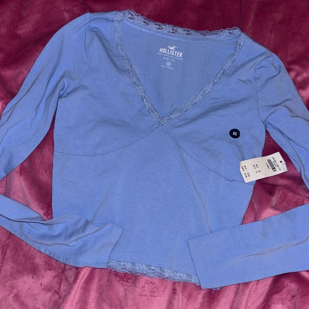 Hollister cropped long sleeve tee